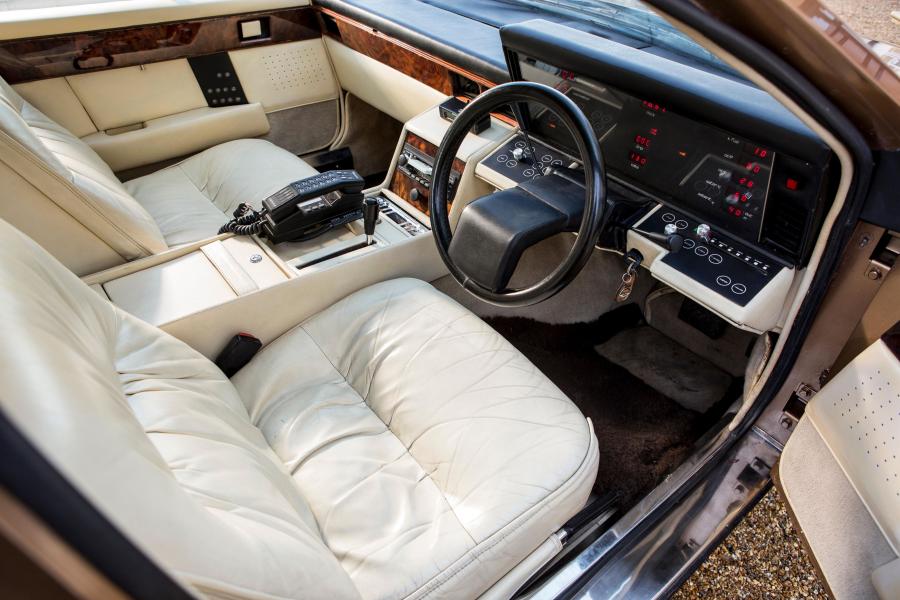 Интерьер Aston Martin Lagonda 1978 года  (UK) (фото 16 из 19)